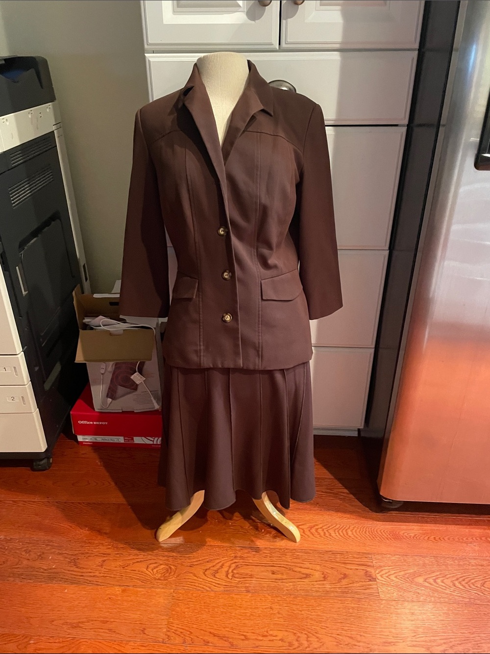 Vintage Classic Brown Women's Two-Piece Skirt Suit
